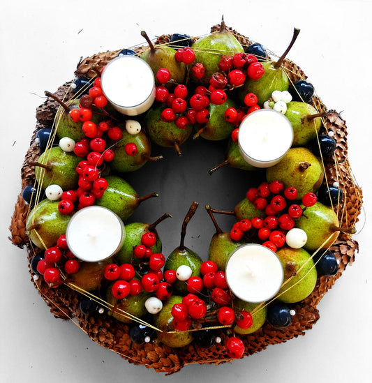 ✨ A seasonal wreath with a twist ✨